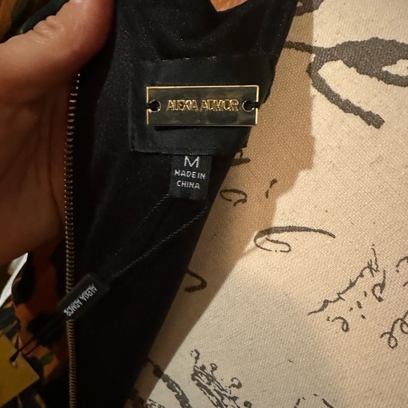 Alexia Admor NWT Capped sleeve leopard print dress - Picture 4 of 6